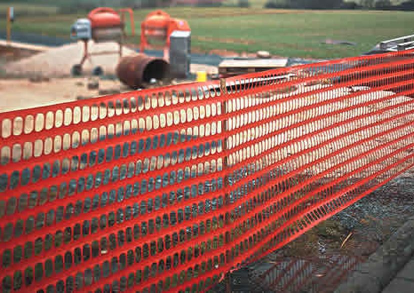 Bezpečnostní stavební plot plastový 7001-03