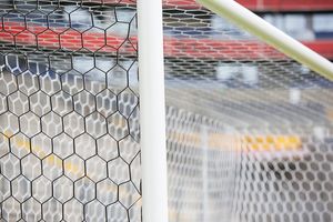 Fotbalová branková síť 3,5 mm polypropylen, hexagonální oka, průhled pro diváky a kamery