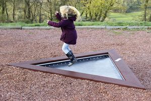 “Triangulum” Trampolína