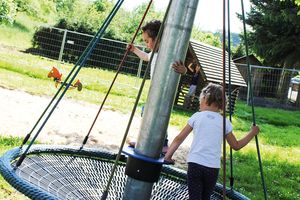 Kolotoč – Ptačí hnízdo
